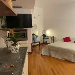 Loft 11 - Anja's Talot Close To F1 Free Parking & Shuttle , Monza Italia